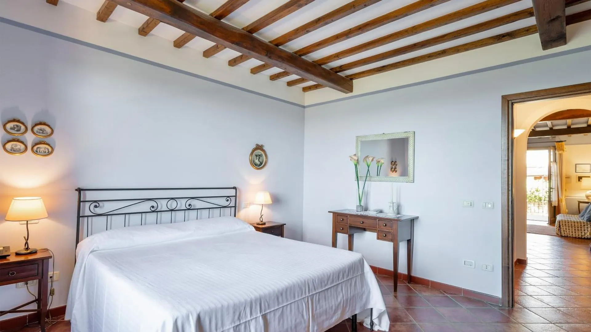 Isa Holiday Home: Poolside Retreat in San Gimignano 0*,  Italy