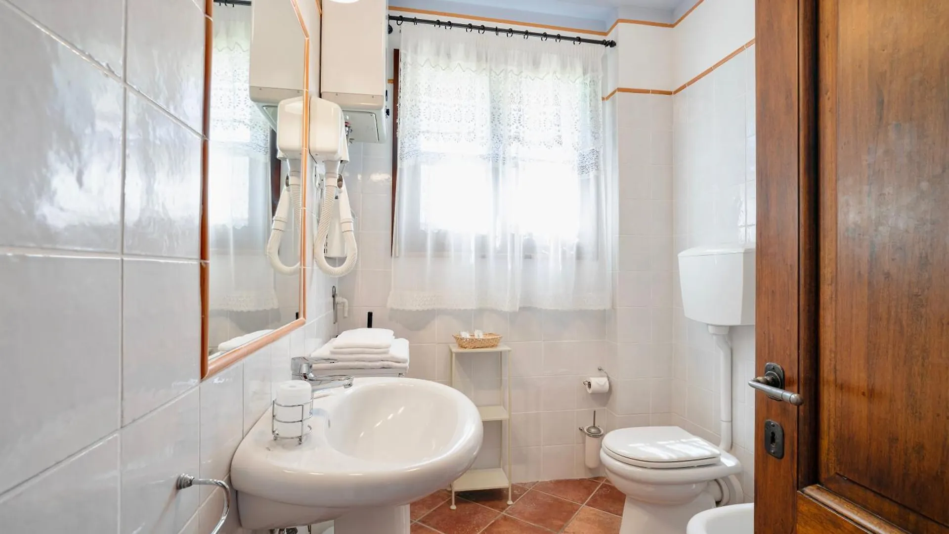 Isa Holiday Home: Poolside Retreat in San Gimignano 0*,  Italy